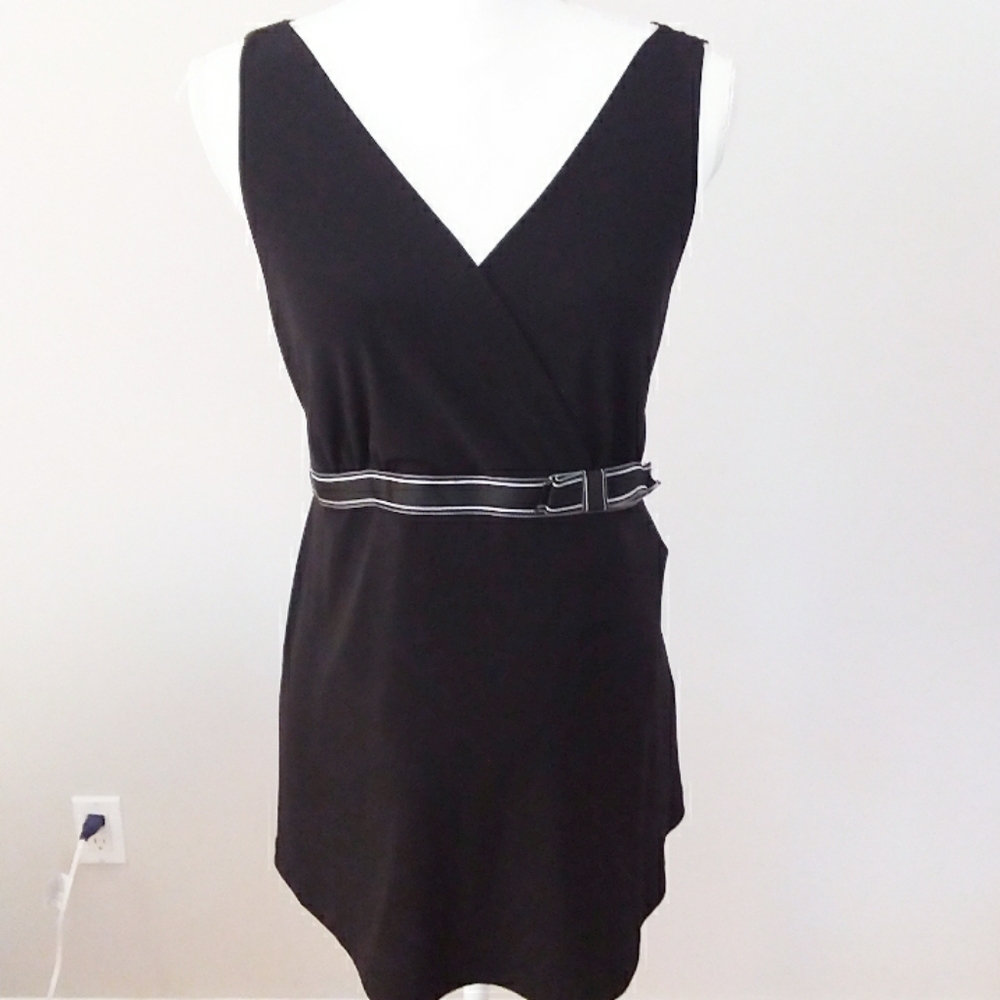 4/$20 Motherhood Black Top w/Black & White Bow